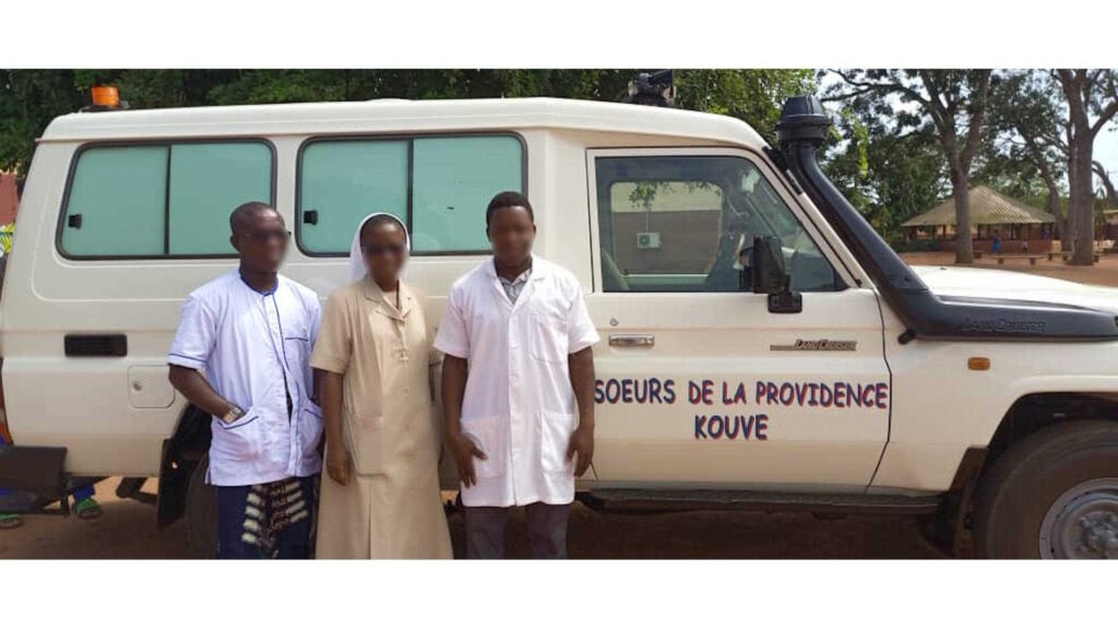 Ambulanza delle Suore della Provvidenza di Kouvè in Togo