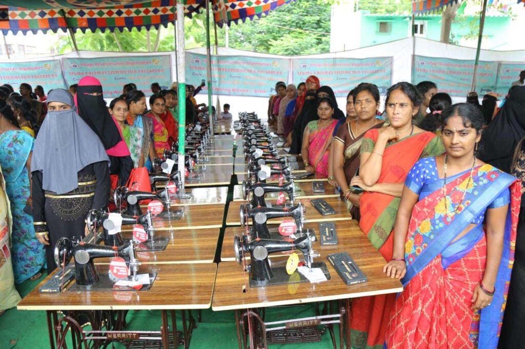 India - VRO- gesuiti corso di cucito per donne