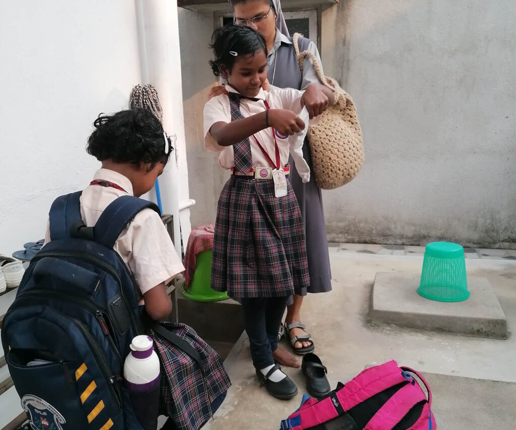 India - Barasat vicino Calcutta -progetto di cooperazione internazionale con la Regione Friuli Venezia Giulia per le bambine povere