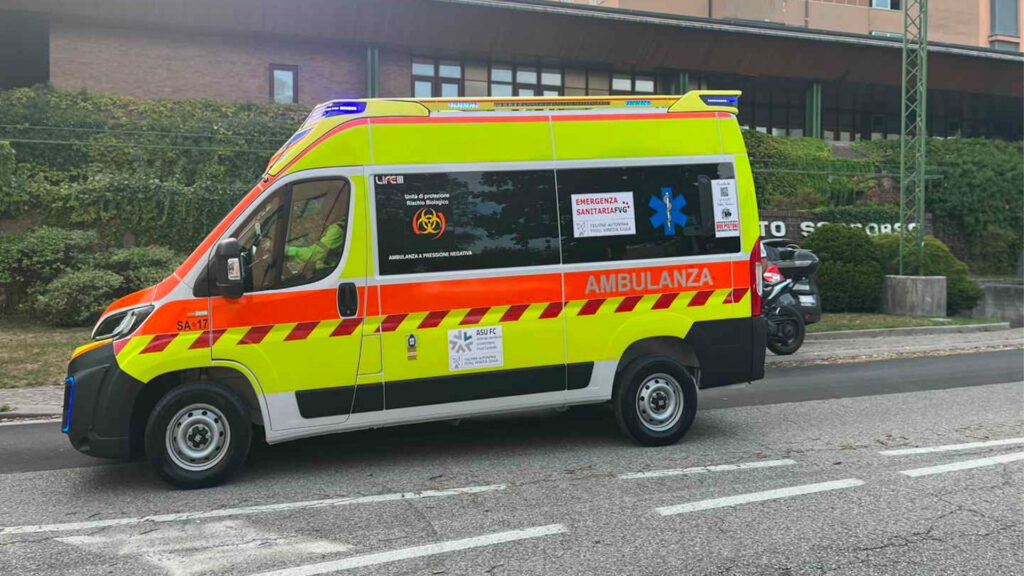 ambulanza pediatrica donata all'ospedale San Daniele Del Friuli